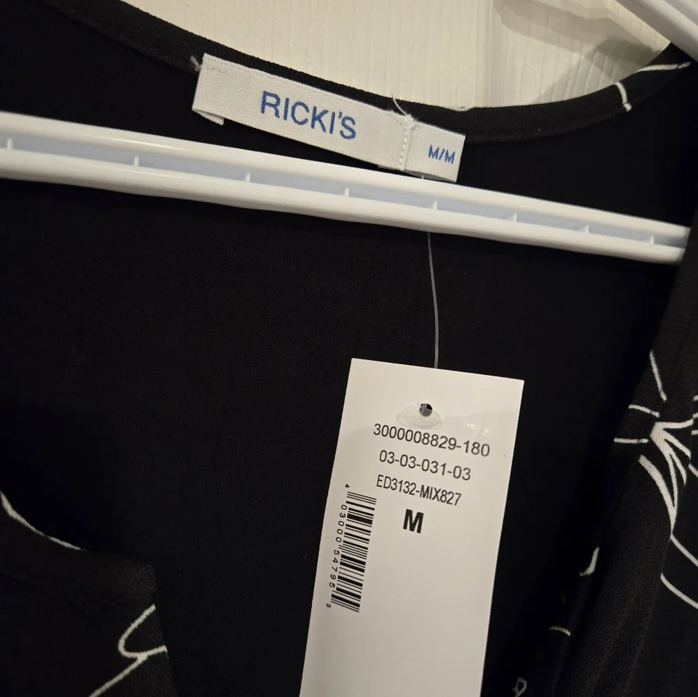 Ricki's sleeveless blouse - Size Medium - Picture 5 of 6
